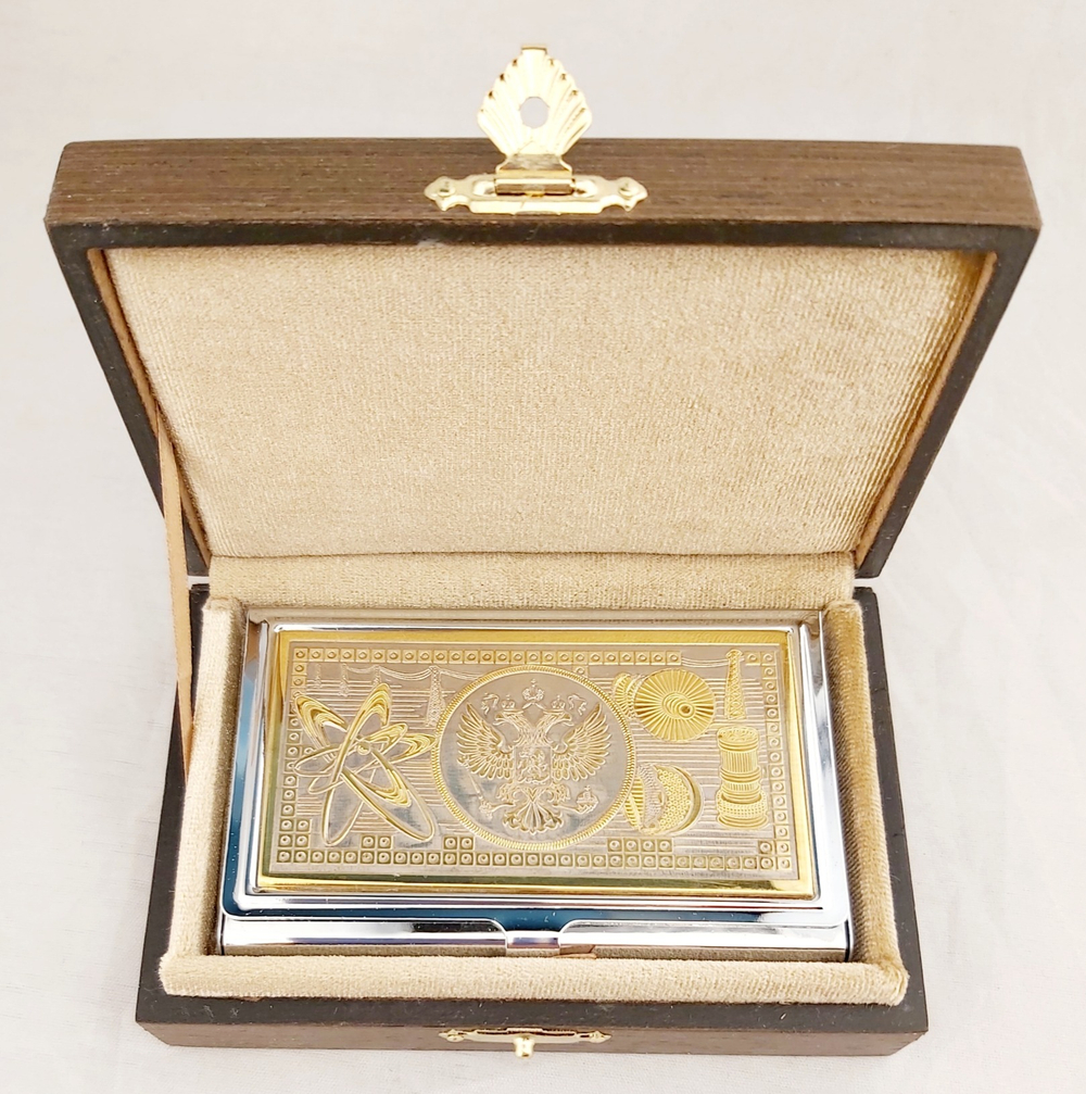 Сувенирная визитница металлическая персональная "Атомная энергия" (златоуст) в футляре