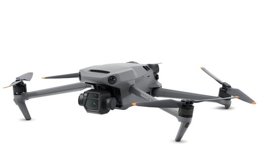 Квадрокоптер DJI Mavic 3 Fly More Combo
