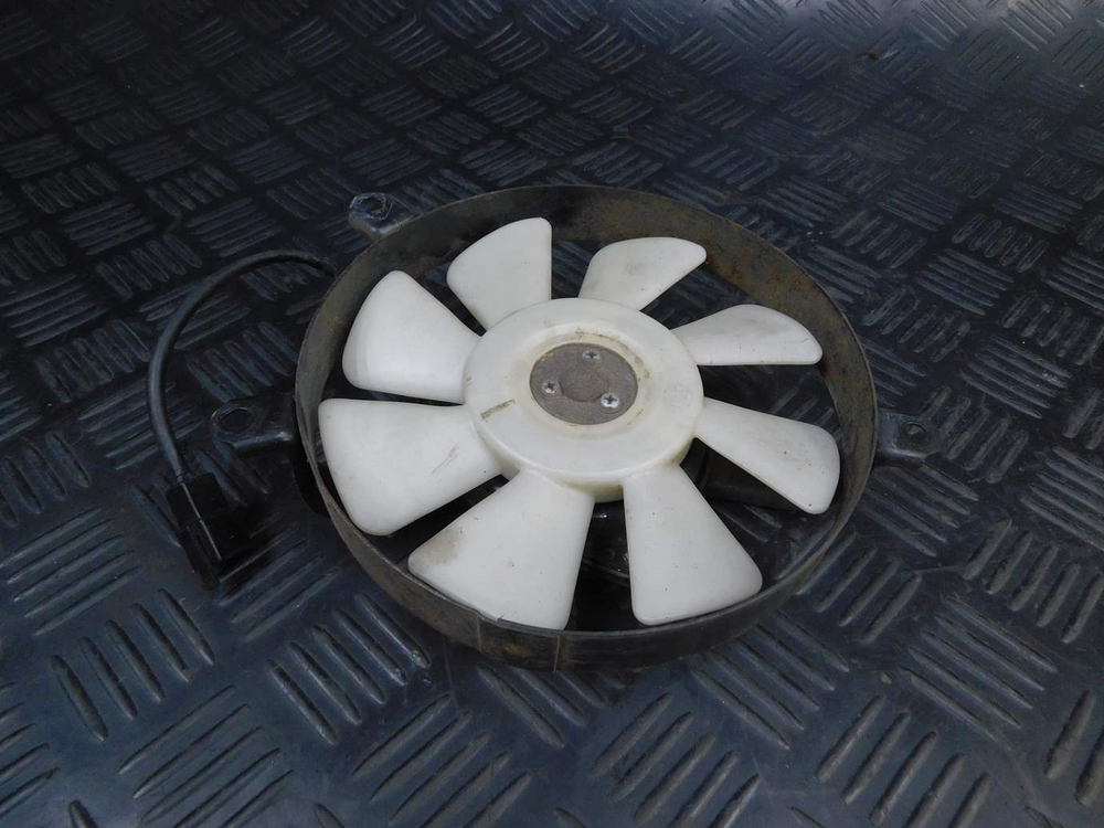 Вентилятор радиатора Kawasaki ZZR 400 98 053018