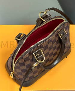 Сумка Alma BB Louis Vuitton из канвы Damier Ebene