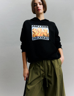 BERSHKA Толстовка с принтом «Cardi B», черный