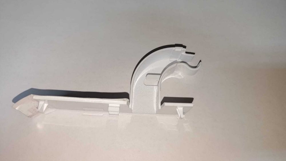 Крышка петли холодильника LG правая MEG65719411