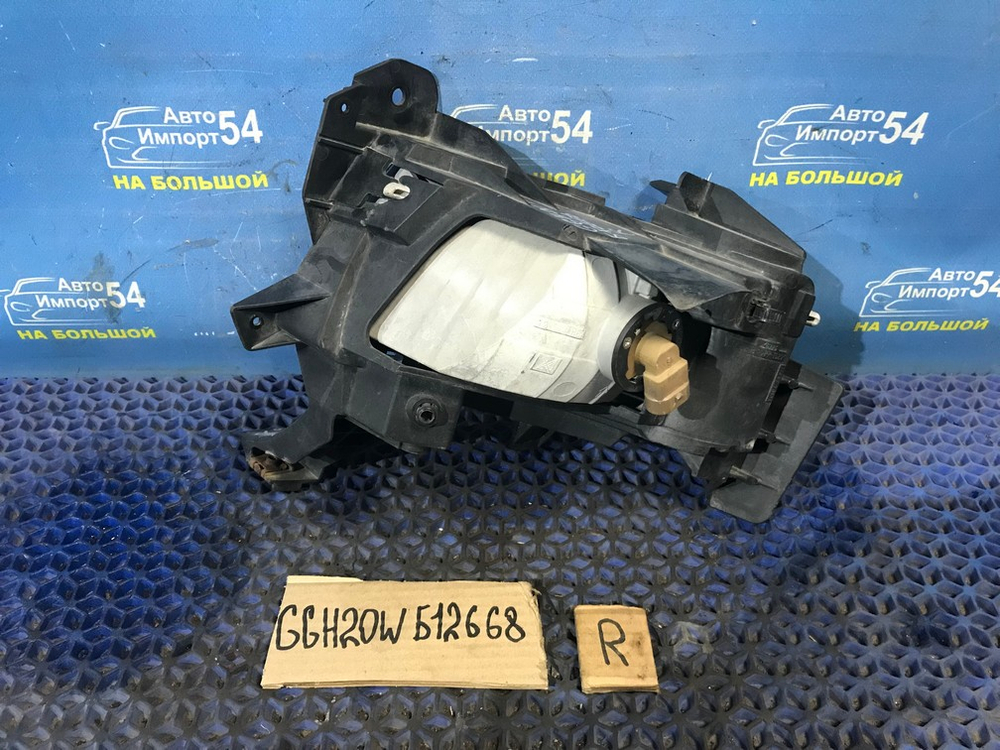 Туманка правая TOYOTA VELLFIRE 2008-2011