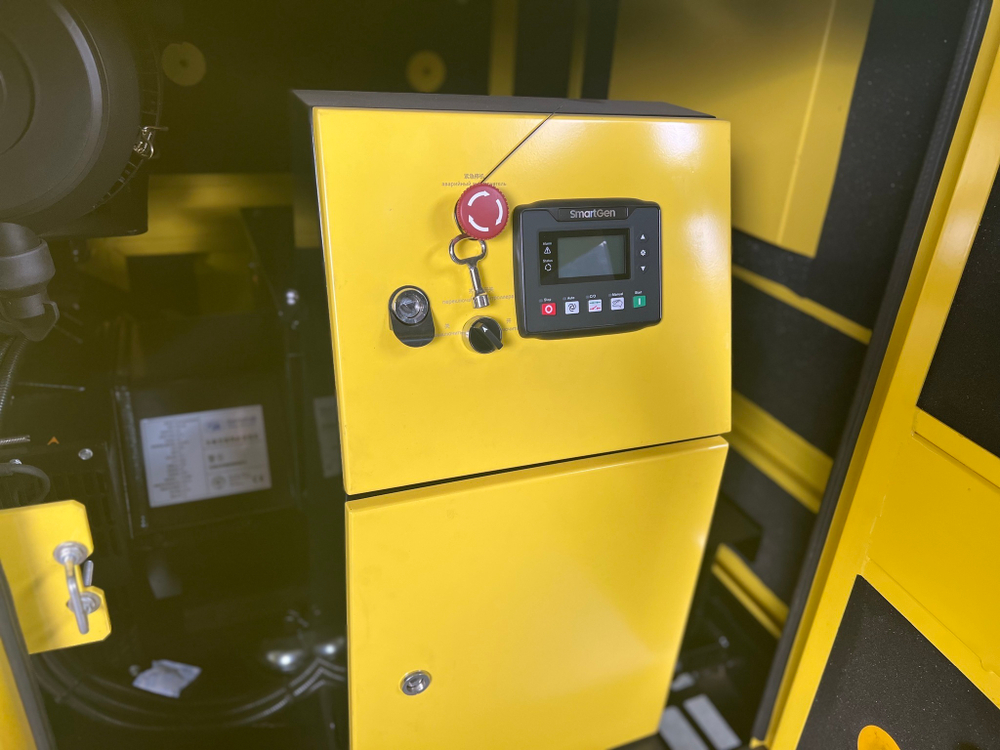 Дизельный генератор Vektor AD-30Y-T400 в шумозащитном кожухе с АВР