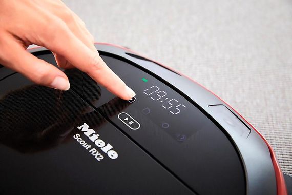 Робот-пылесос Miele SLQL0 Scout RX2 манговый красный