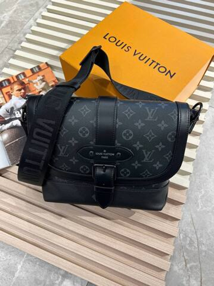 Сумка через плечо Louis Vuitton