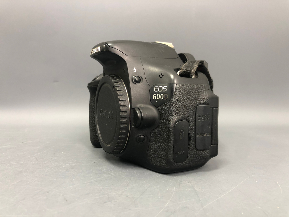 Canon EOS 600D Body (35.600 кадров)