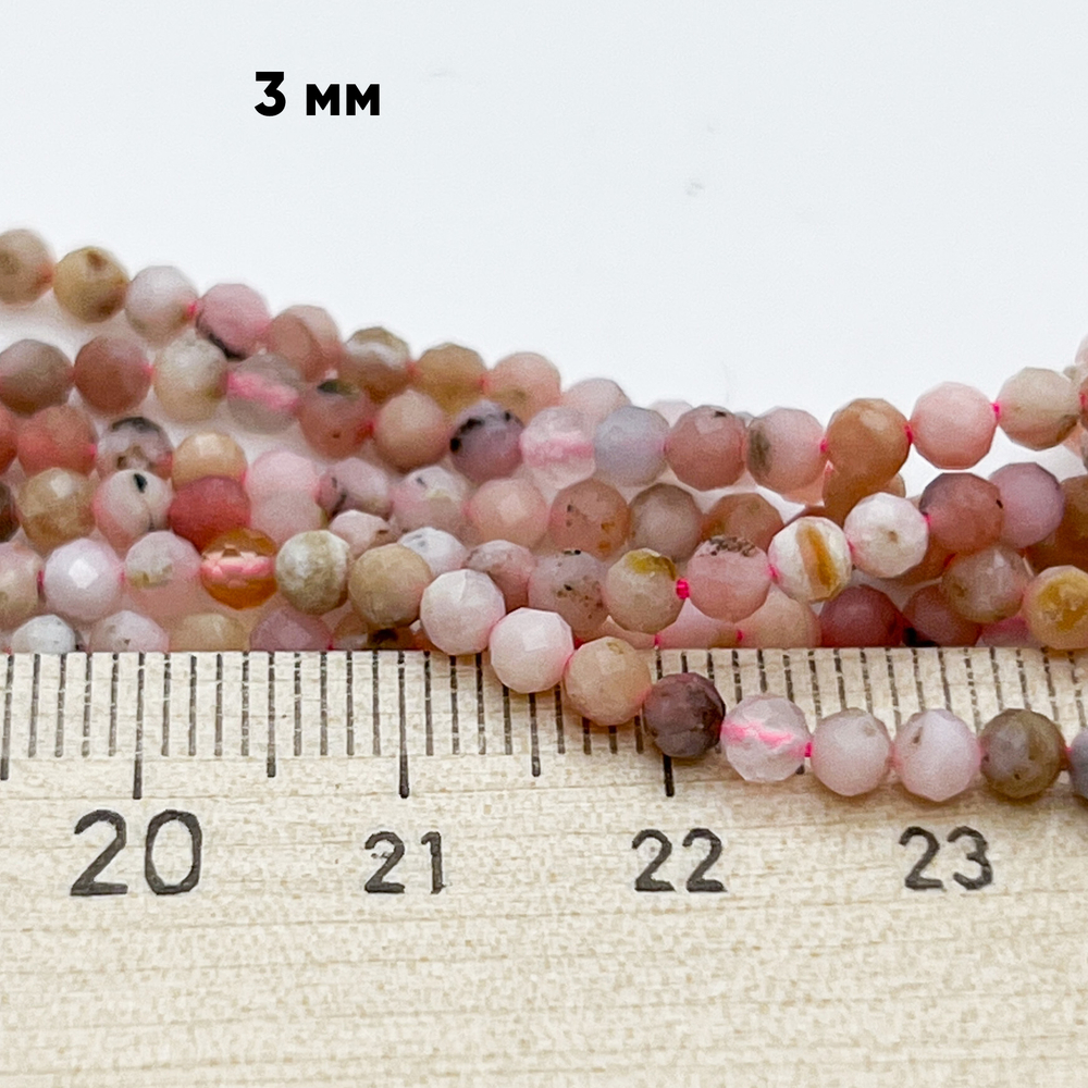 Опал граненый, диаметр 3,2-3,4 мм, цена за 60-61 шт (1/2 нити)