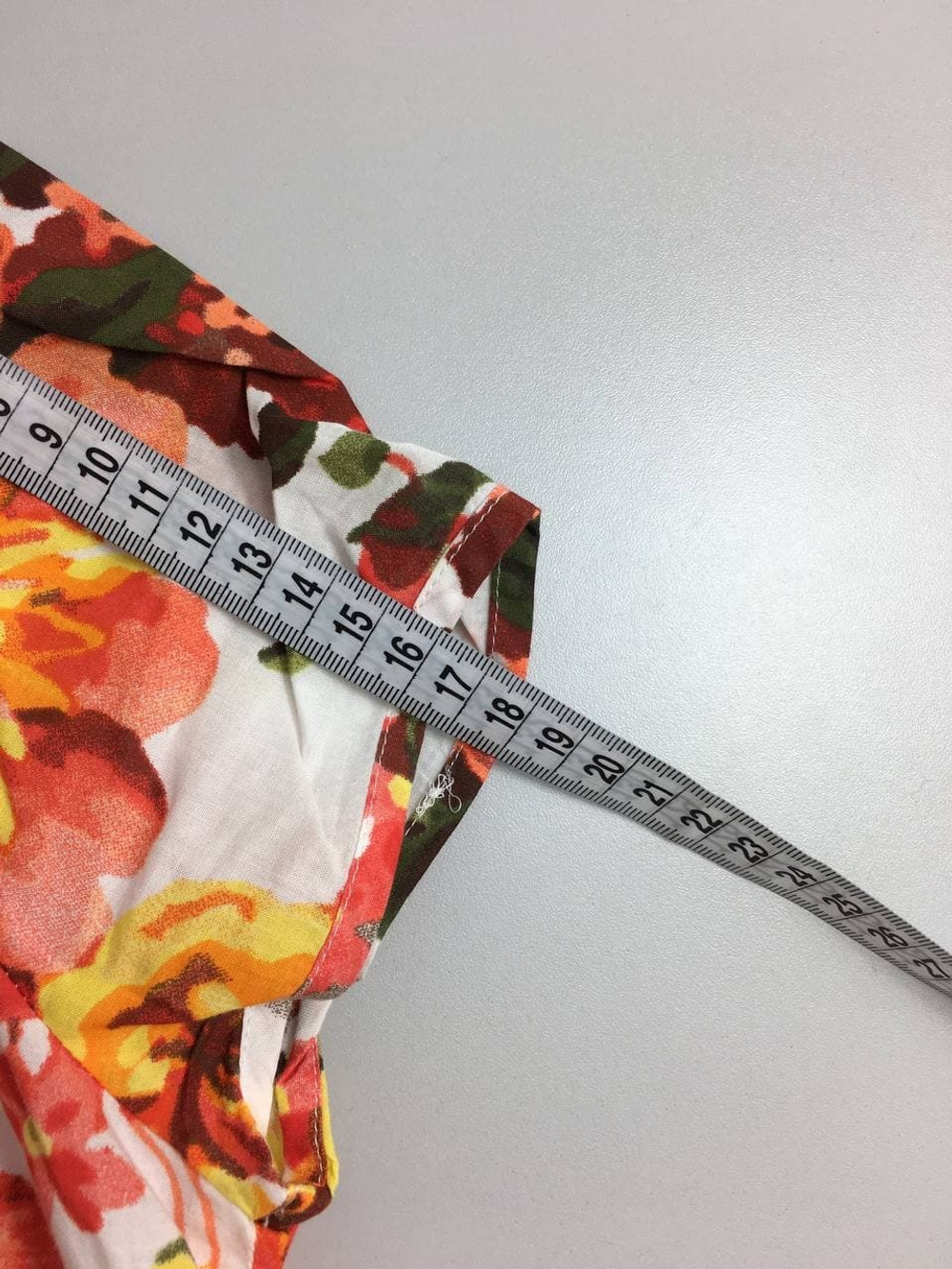 Платье с цветочным притом 40 размер