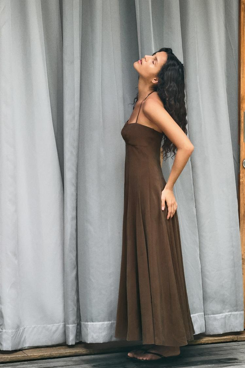 ZARA ПЛАТЬЕ МИДИ В ГОРОШЕК, ШОКОЛАДНЫЙ