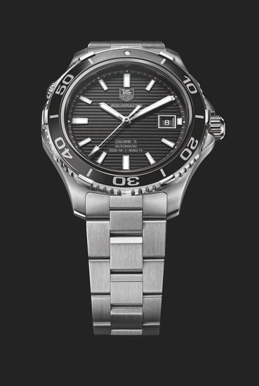 Tag Heuer WAK2110.BA0830 мужские механические часы AQUARACER на фоне