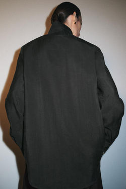 ZARA СТРУЯЩАЯСЯ РУБАШКА ОВЕРСАЙЗ — ZW COLLECTION, АНТРАЦИТОВО-СЕРЫЙ