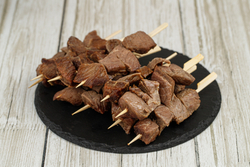 Шашлык говяжий на шпажке 90 гр.