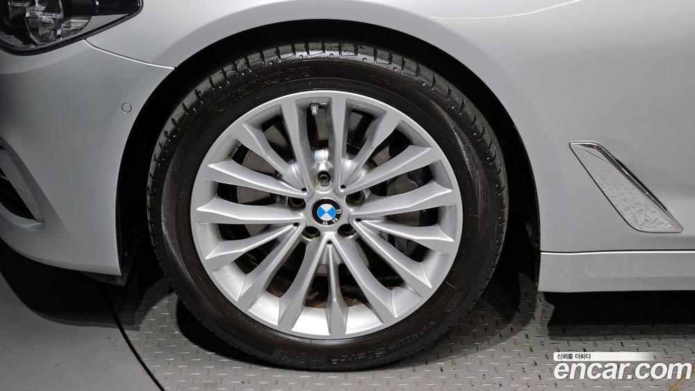 BMW 5 Series (G30) 530i Luxury Plus (06.2020)