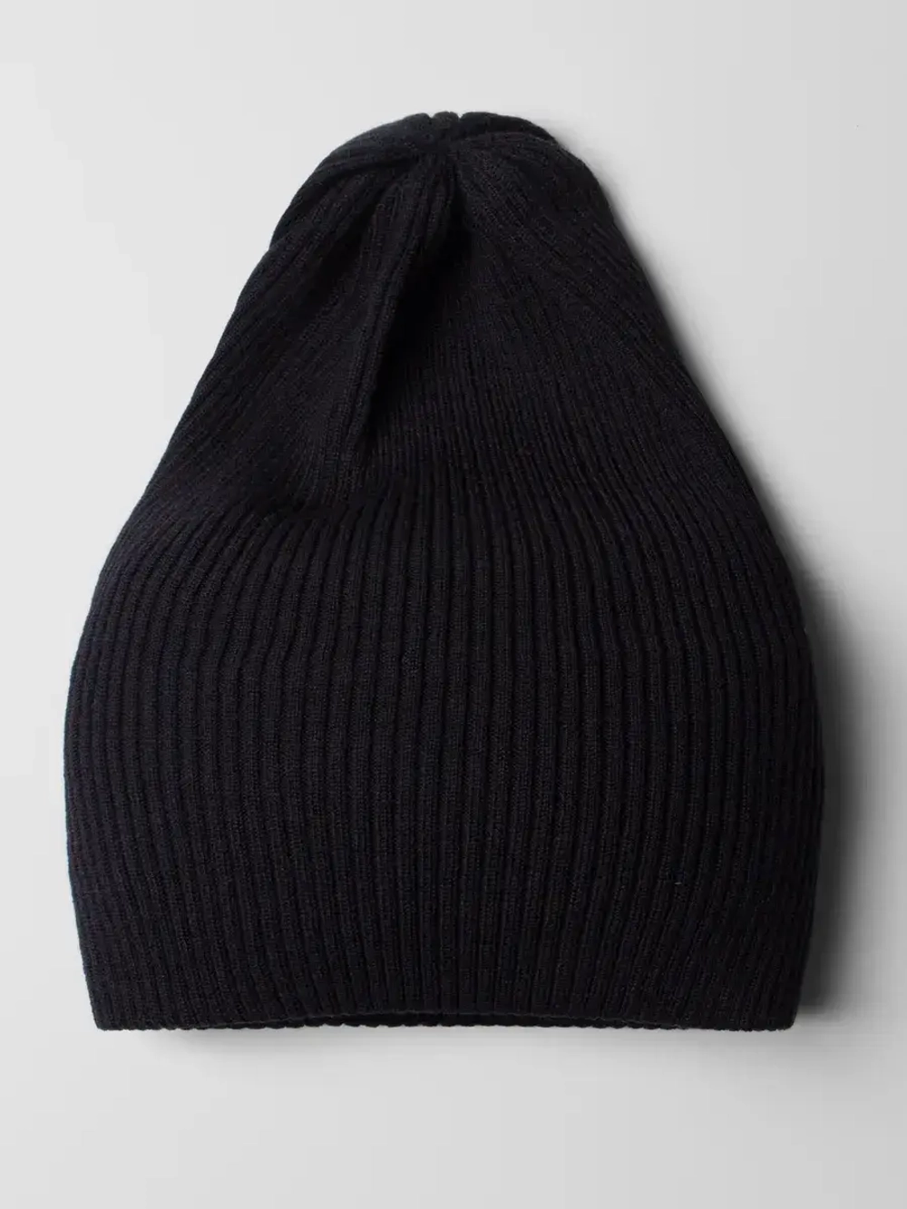 Женская шапка бини на осень