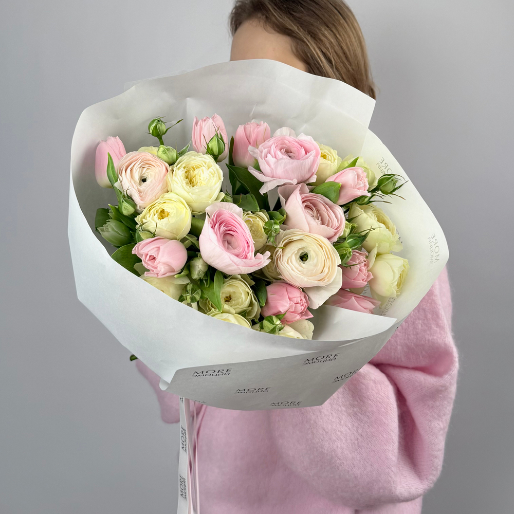 Букет с ранункулюсами “Теплые отношения”