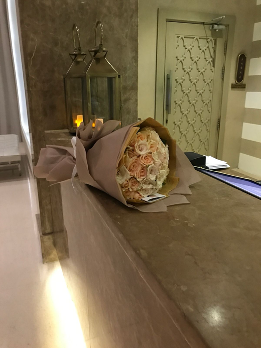 Букет из 31 нежно-розовой розы