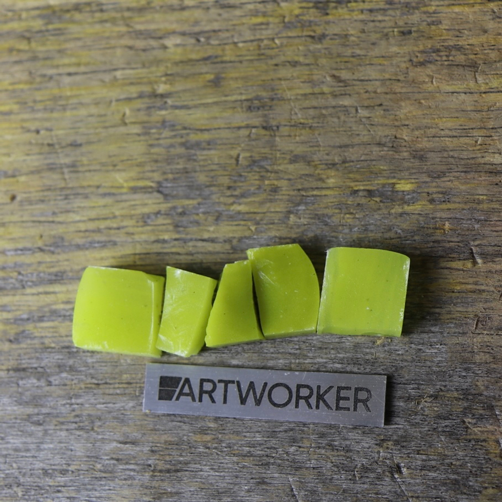 Смальта желтых цветов