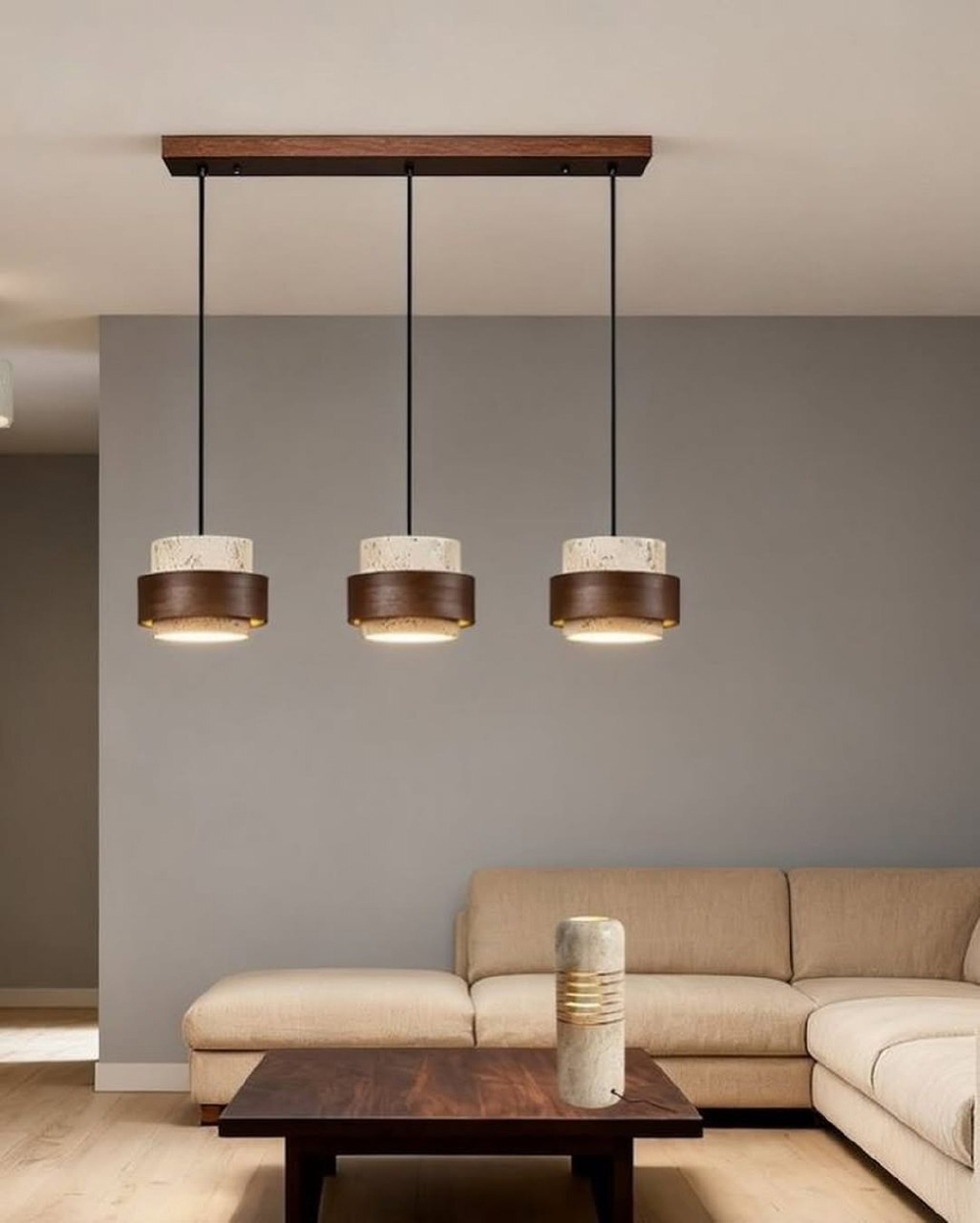Подвесные светильники в современном стиле, выполненные из дерева и натурального травертина.