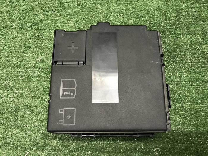 Блок предохранителей LR Discovery Sport (19-нв)