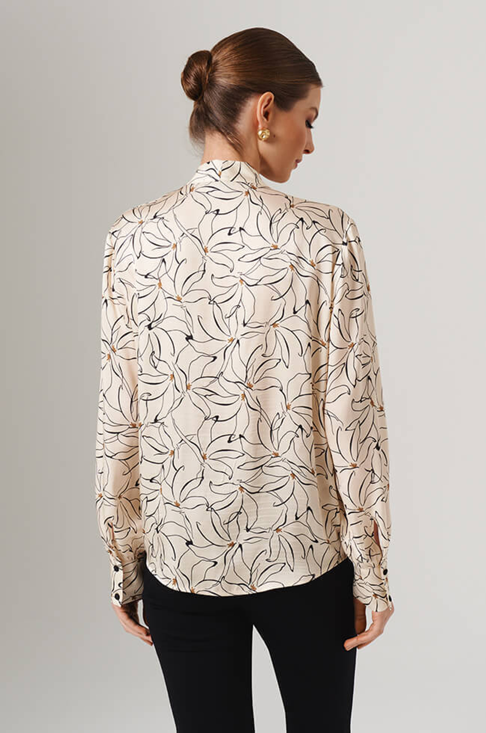 23125 Блузка женская (кремово-черный принт)
