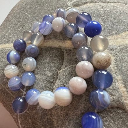 Агат. Камни для изделий на заказ. Цена зависит от вида заказанного изделия