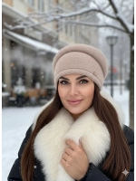 Шапка зимняя вязаная из ангоры тёплая объёмная с брошью