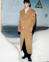 Бежевое пальто 