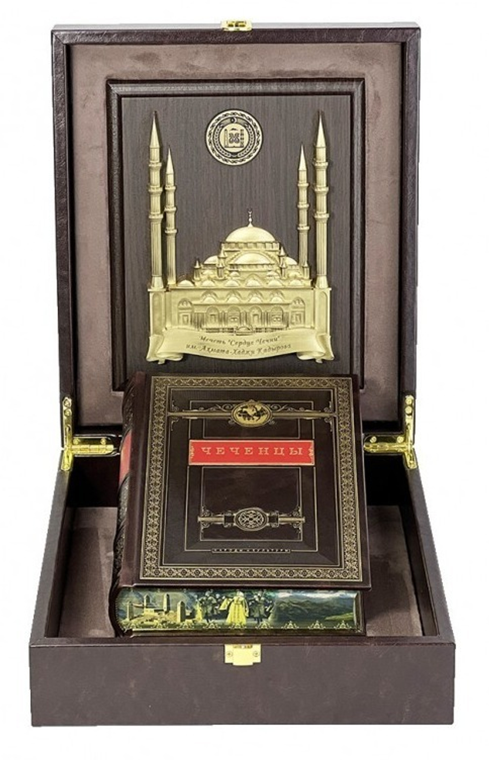 Чеченцы. Народы и культуры (с плакеткой сердце Чечни). Подарочный набор в кожаном переплете