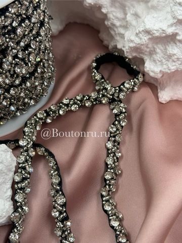 Тесьма с бисером и стразами на черной атласной ленте