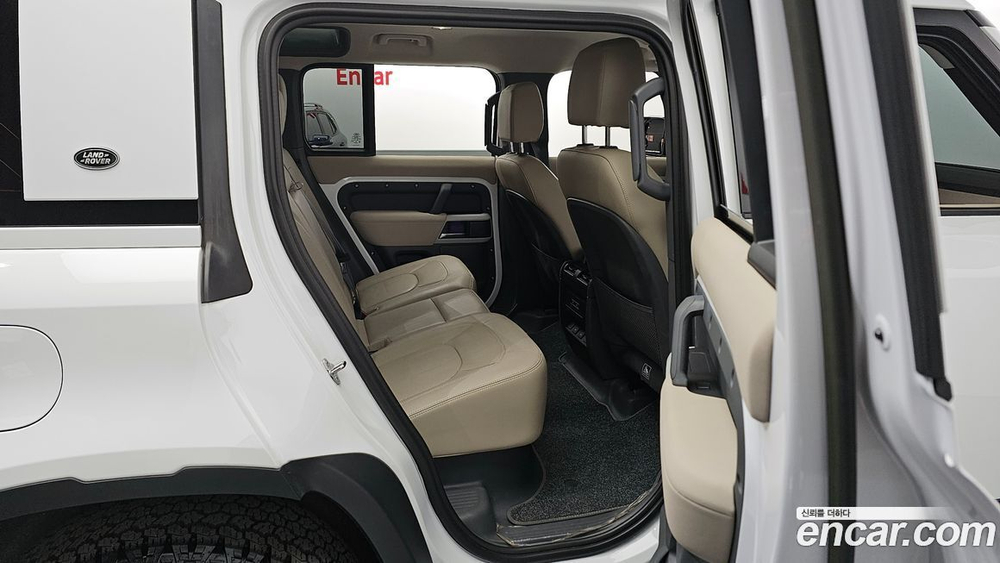 Land Rover Defender (L663) 110 D250 SE (10.2022)