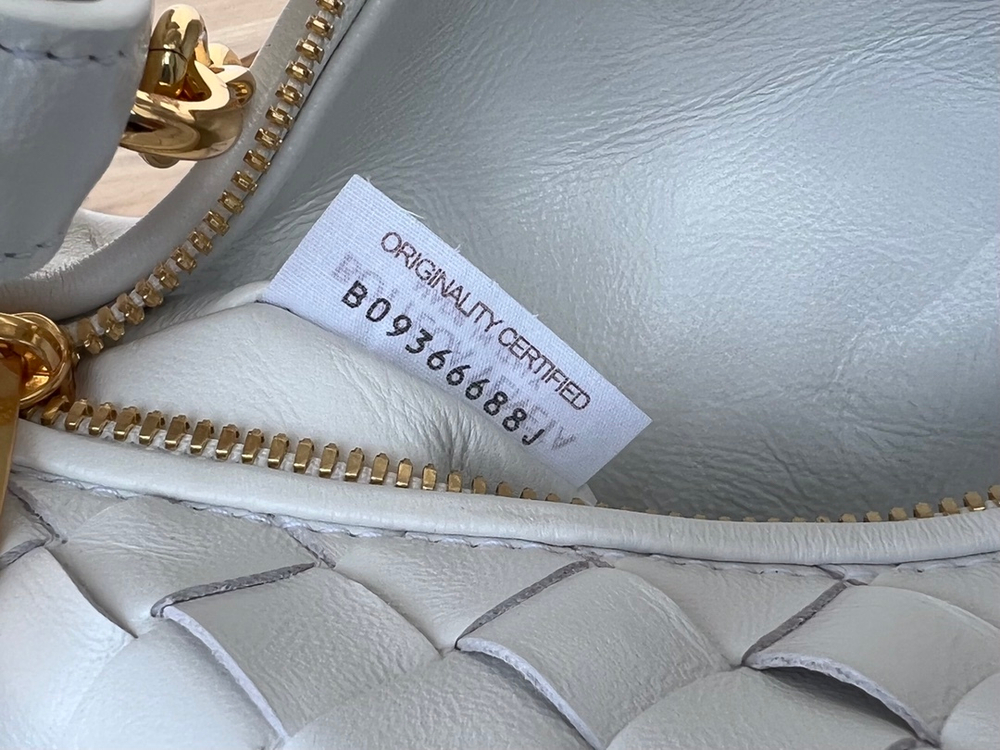 Bottega Veneta Mini Jodie 28 cm