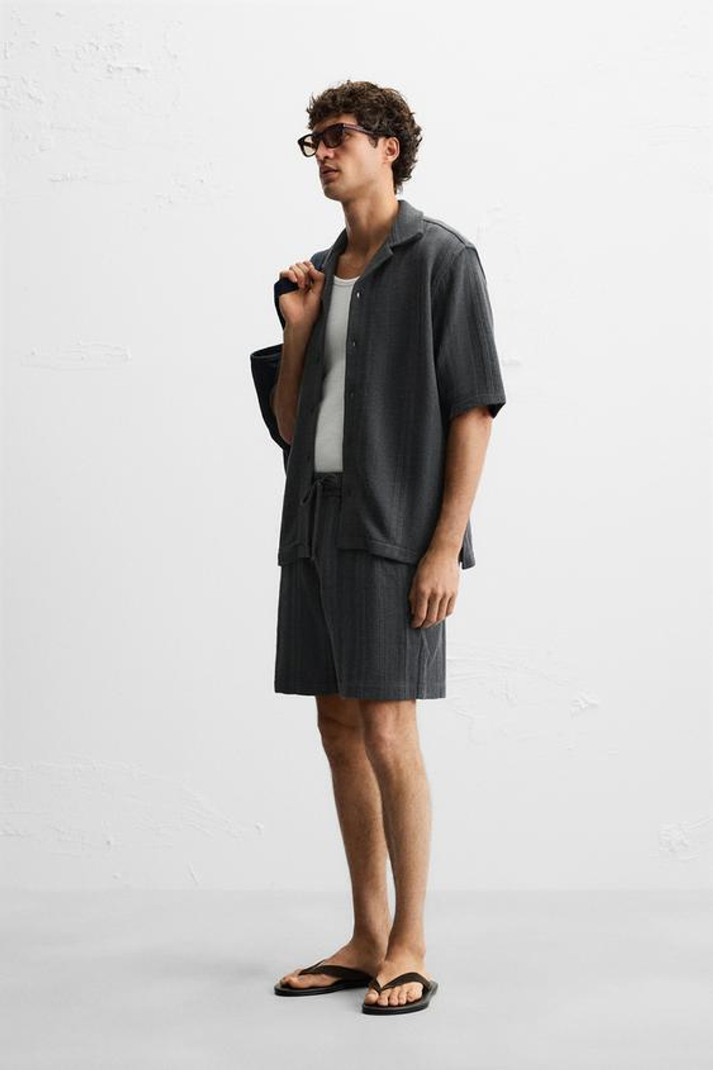 ZARA ШОРТЫ ИЗ ЖАККАРДОВОЙ ТКАНИ, АНТРАЦИТОВО-СЕРЫЙ