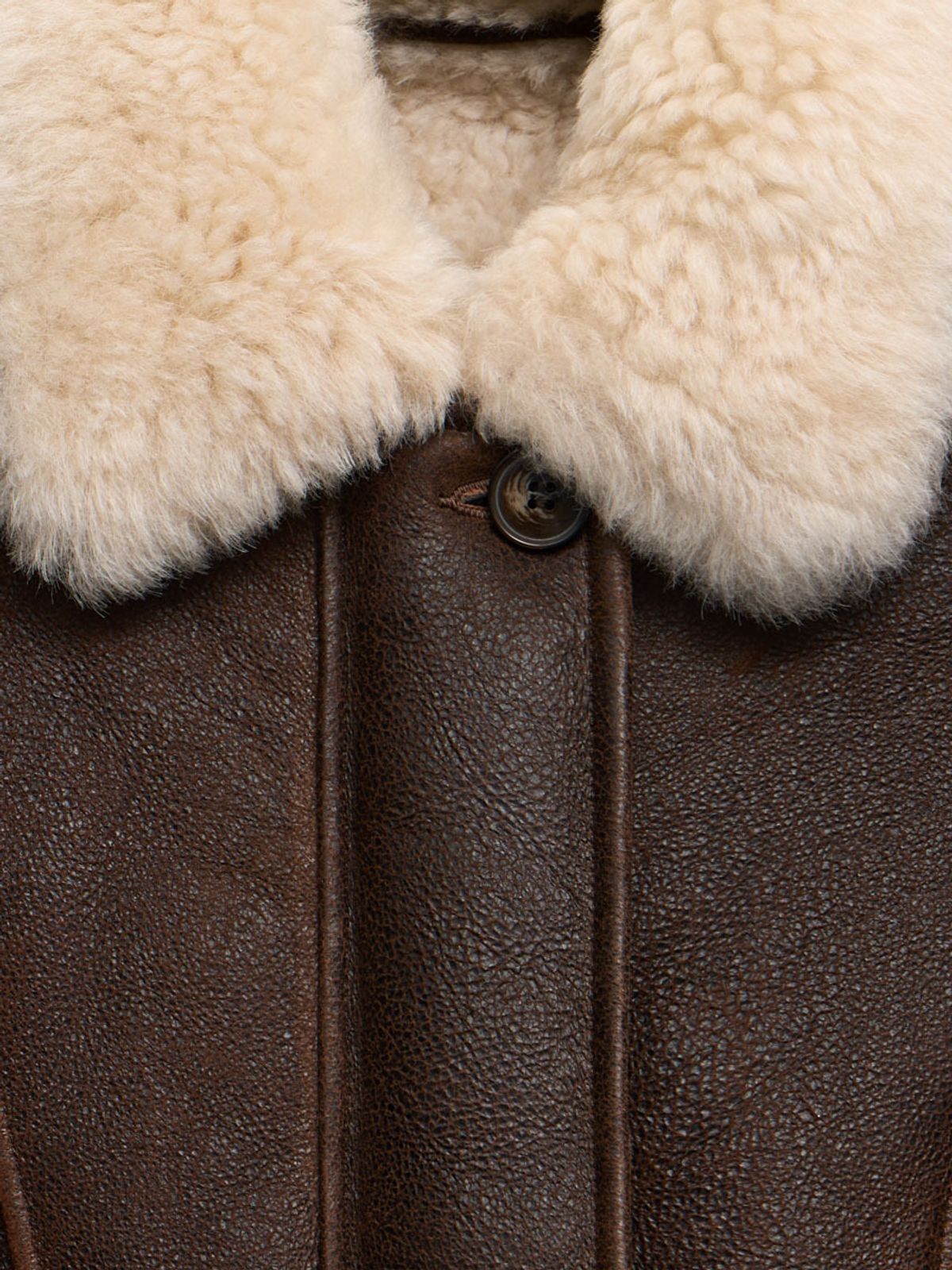 Дублёнка-бомбер свободного кроя