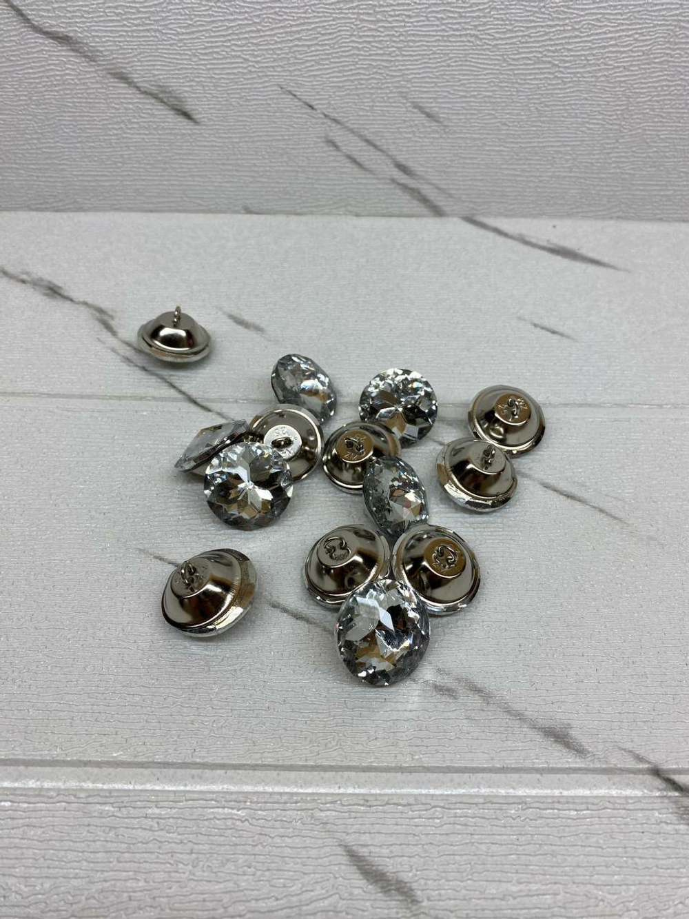 Стразы для мебели/Диаметр 18/15 штук