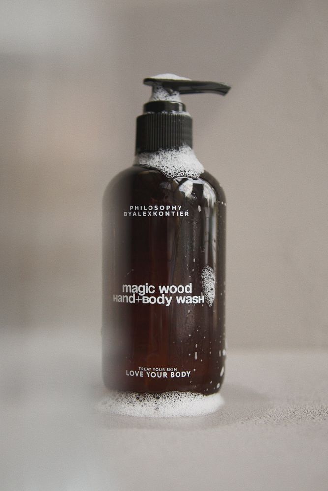 Мягкий гель для очищения рук и тела MAGIC WOOD HAND + BODY WASH, 250 мл / PHILOSOPHY