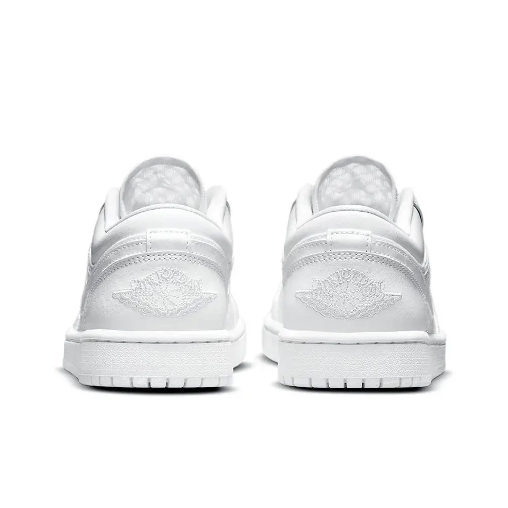 Женские кроссовки Air Jordan 1 Low Breathe 'Triple White' DC9508-100
