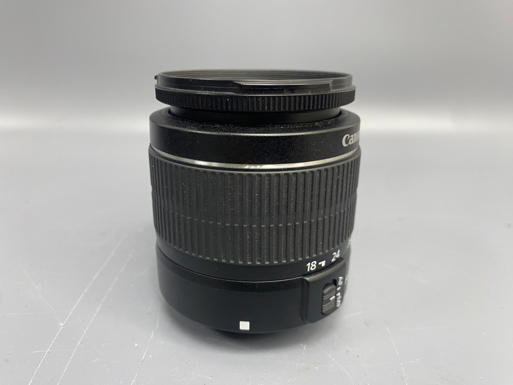 Canon 2000D Kit 18-55mm 890 кадров