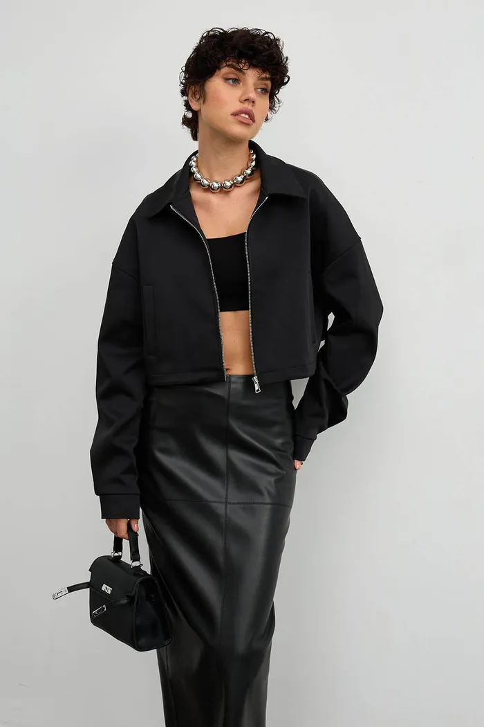 Куртка с воротом укороченная черного цвета