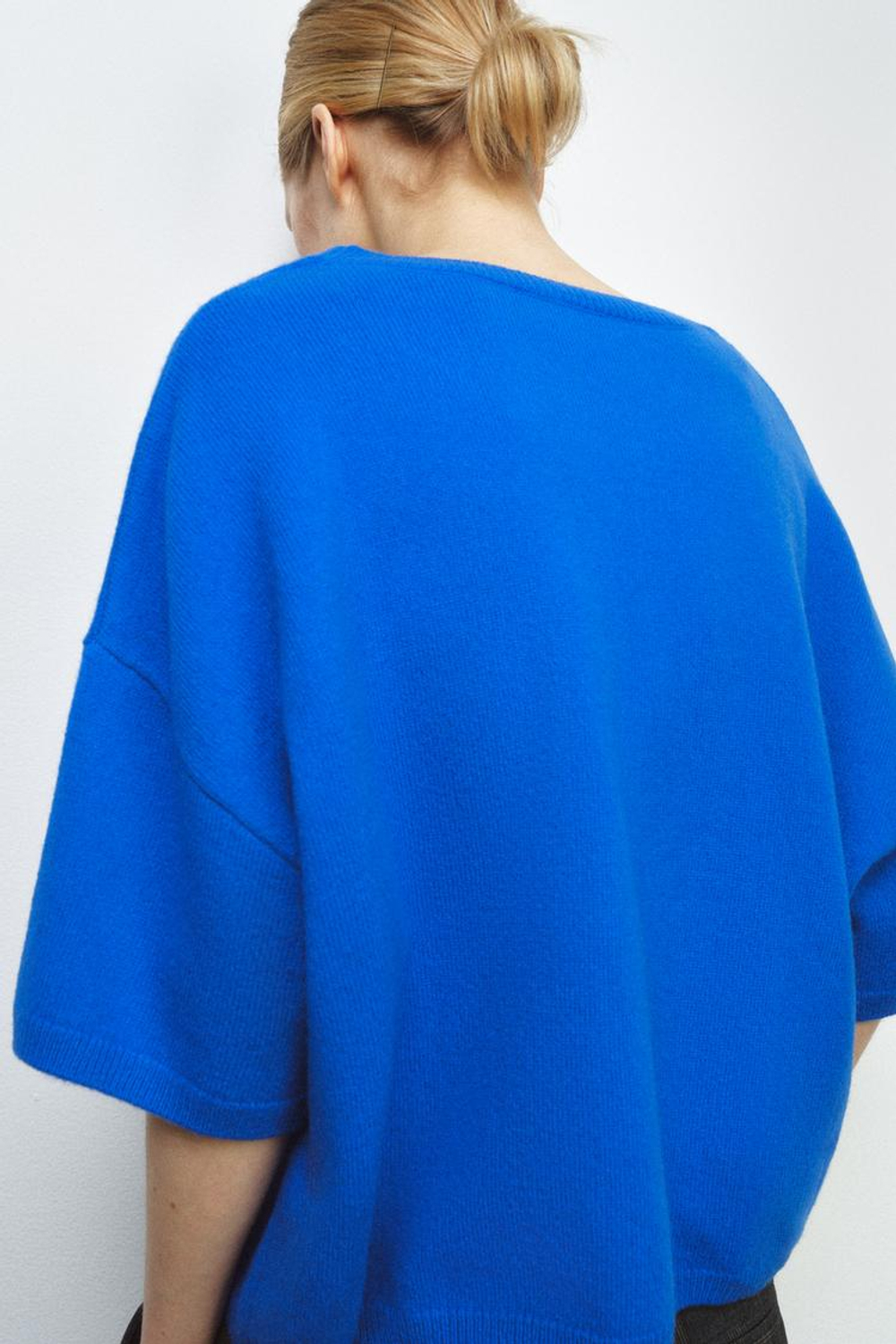 ZARA СВИТЕР ИЗ 100% ШЕРСТИ С ШИРОКИМИ РУКАВАМИ, ЯРКО-СИНИЙ