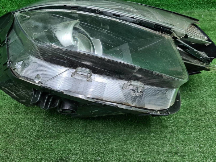Фара правая Kia Seltos (2019-2022) галоген