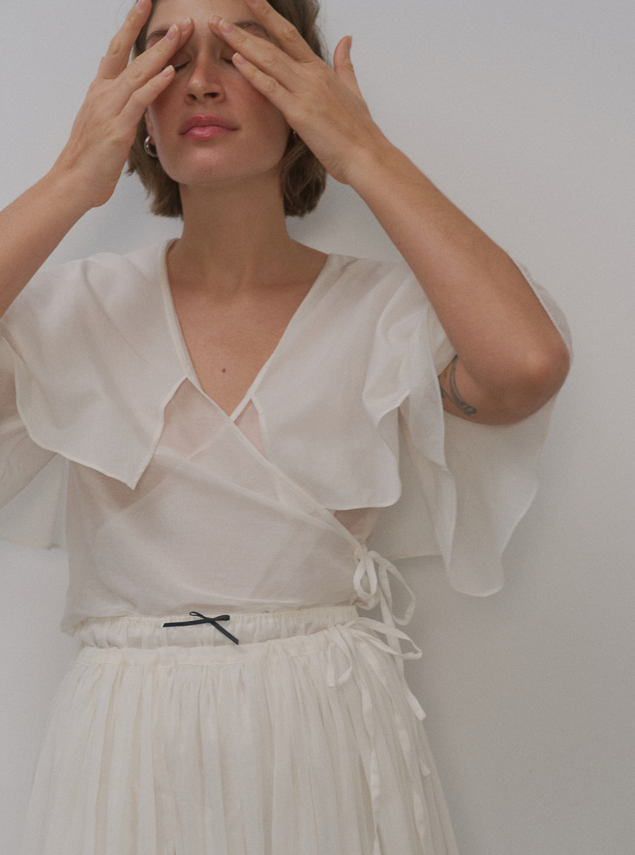 Топ с воланом на запах