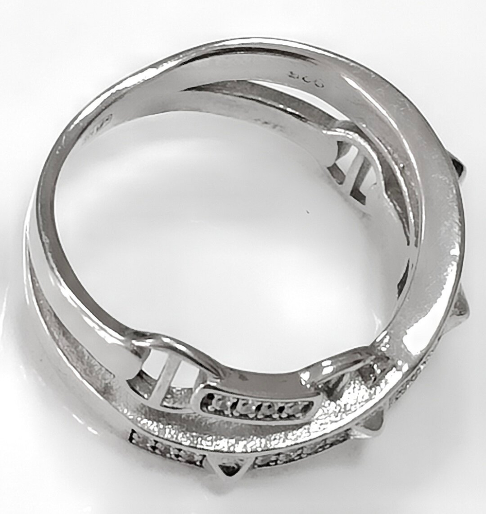 Ювелирное кольцо из серебра