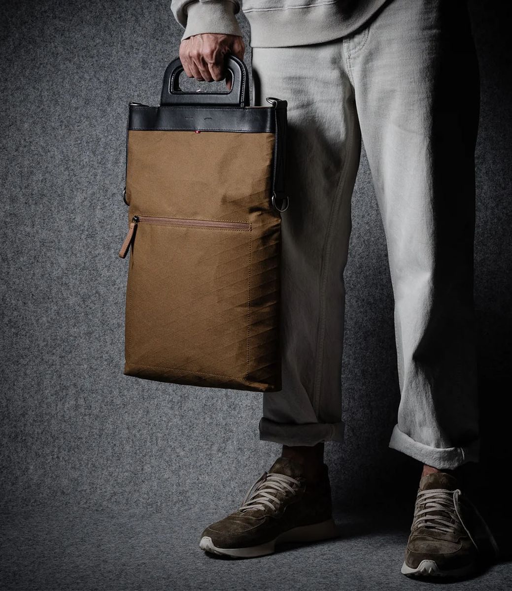Hard Graft Folding Black Brownish — сумка для ноутбука
