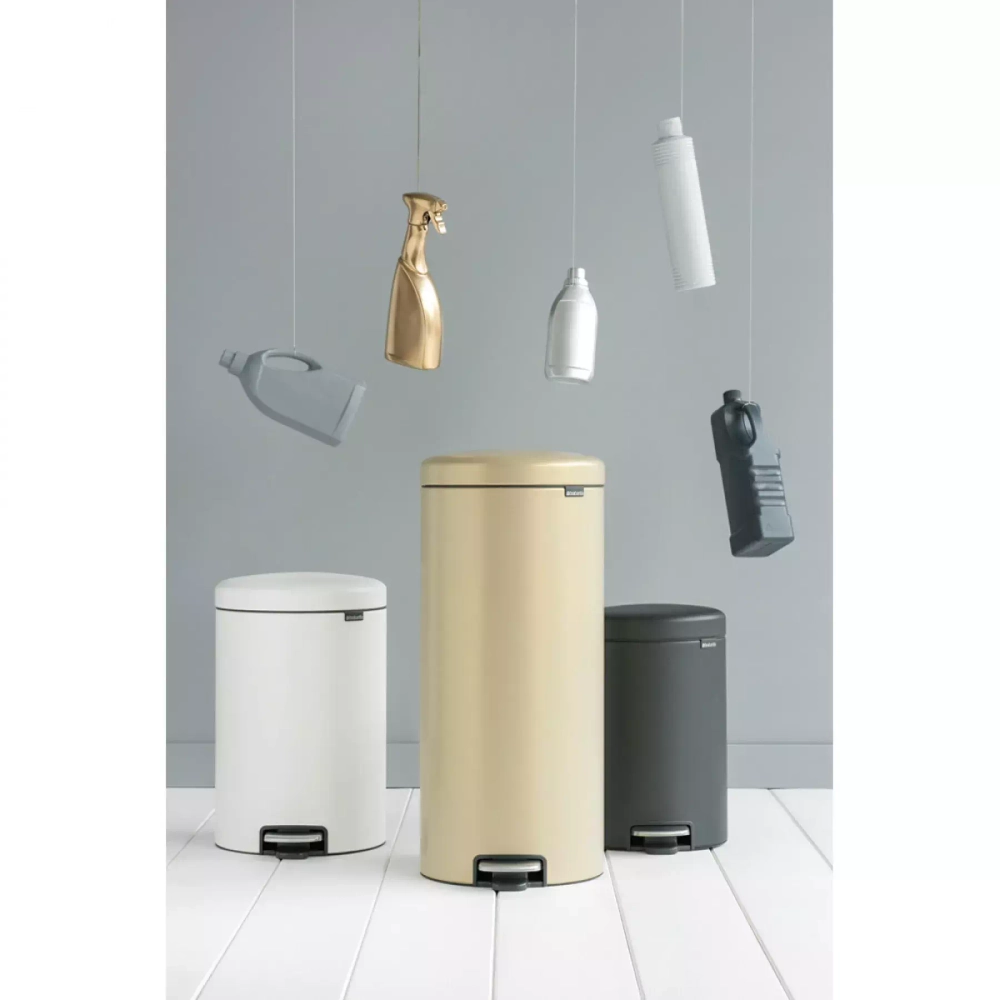 Brabantia - Контейнер для мусора NewIcon 12л, матовый белый / артикул   113789  / GTIN 8710755113789