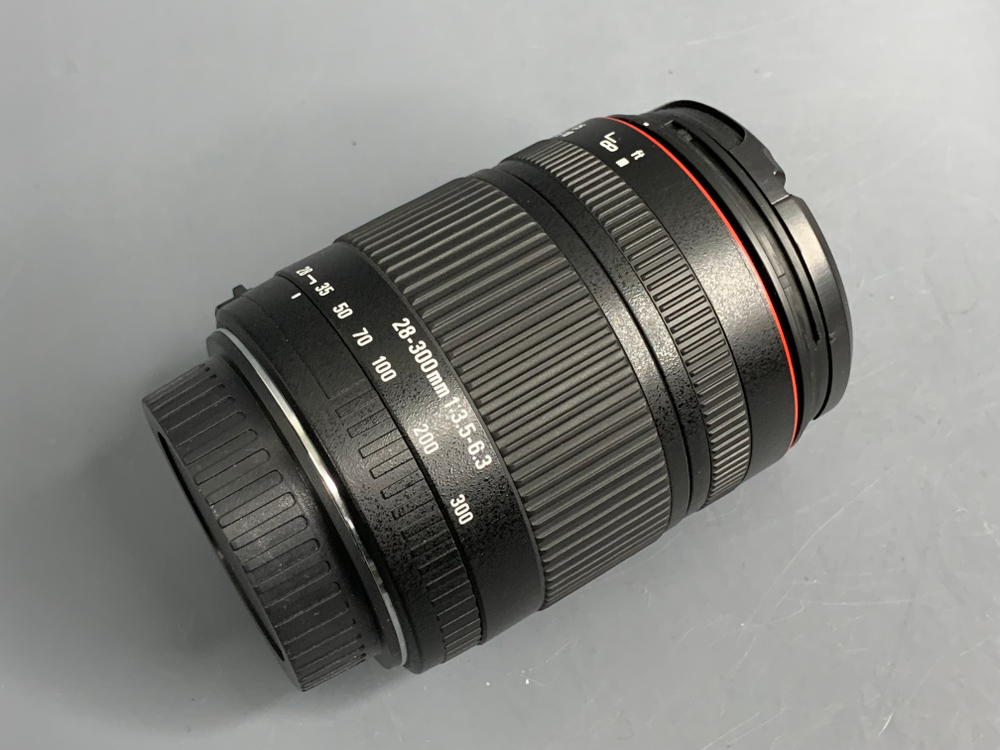 Sigma Zoom 28-300mm 3.5-5.6 Macro Canon EF-S