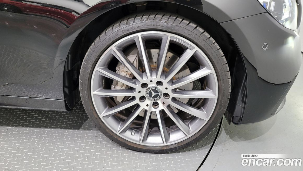 Mercedes-Benz E-Class W213 E350 4MATIC AMG Line (05.2022)