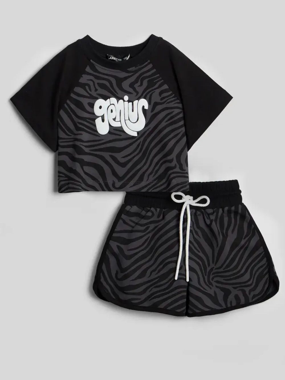 Костюм для девочки спортивный с шортами