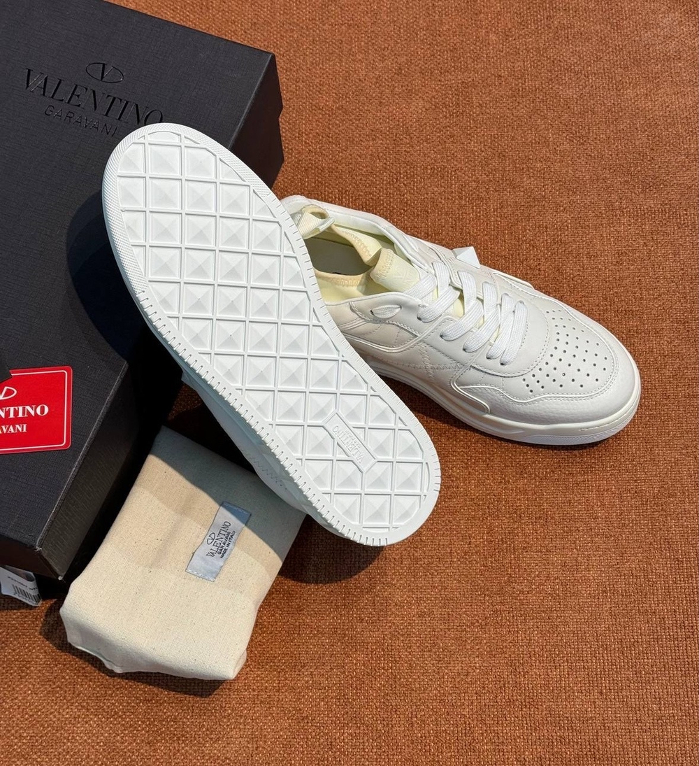 Кроссовки Valentino