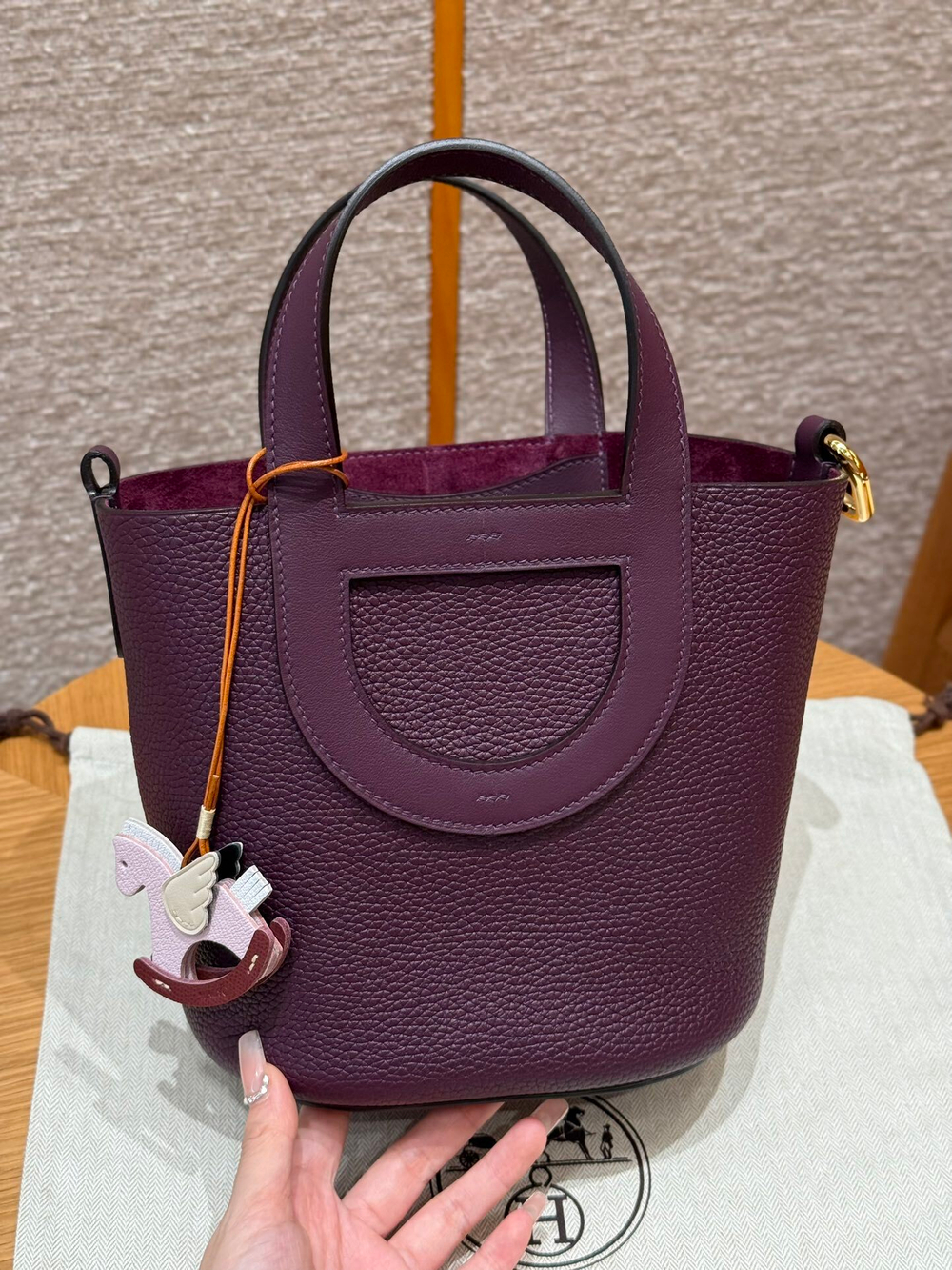 Hermes In The Loop 18 cm